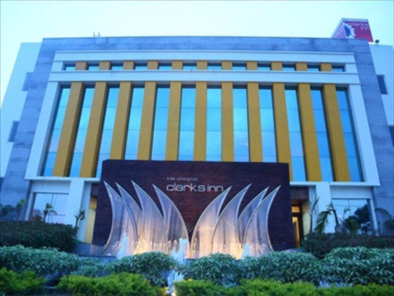 M B Greens Clarks Inn Moradabad Exterior photo