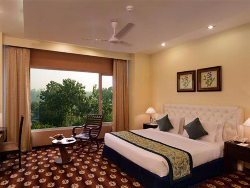 M B Greens Clarks Inn Moradabad Exterior photo