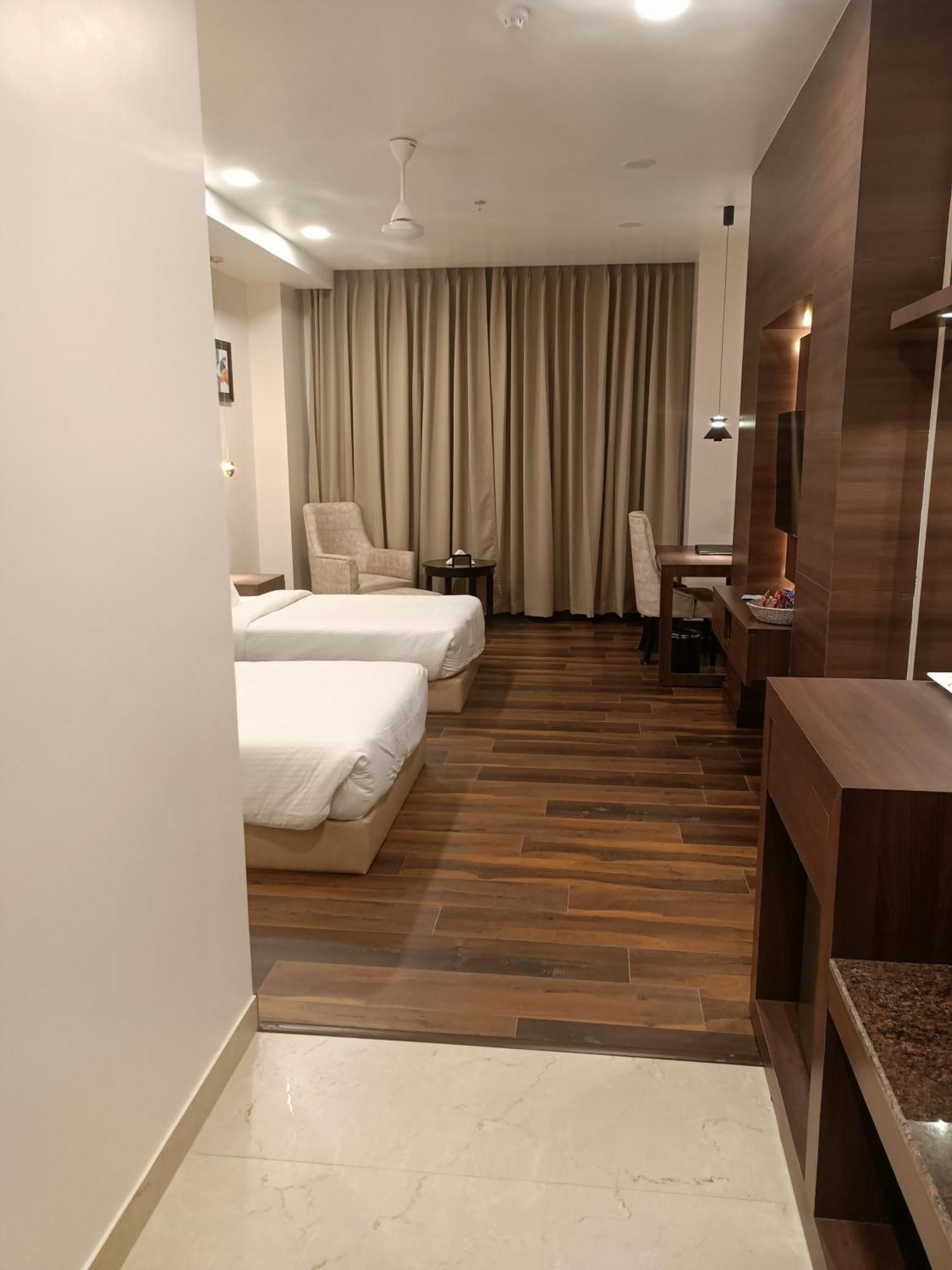 M B Greens Clarks Inn Moradabad Exterior photo