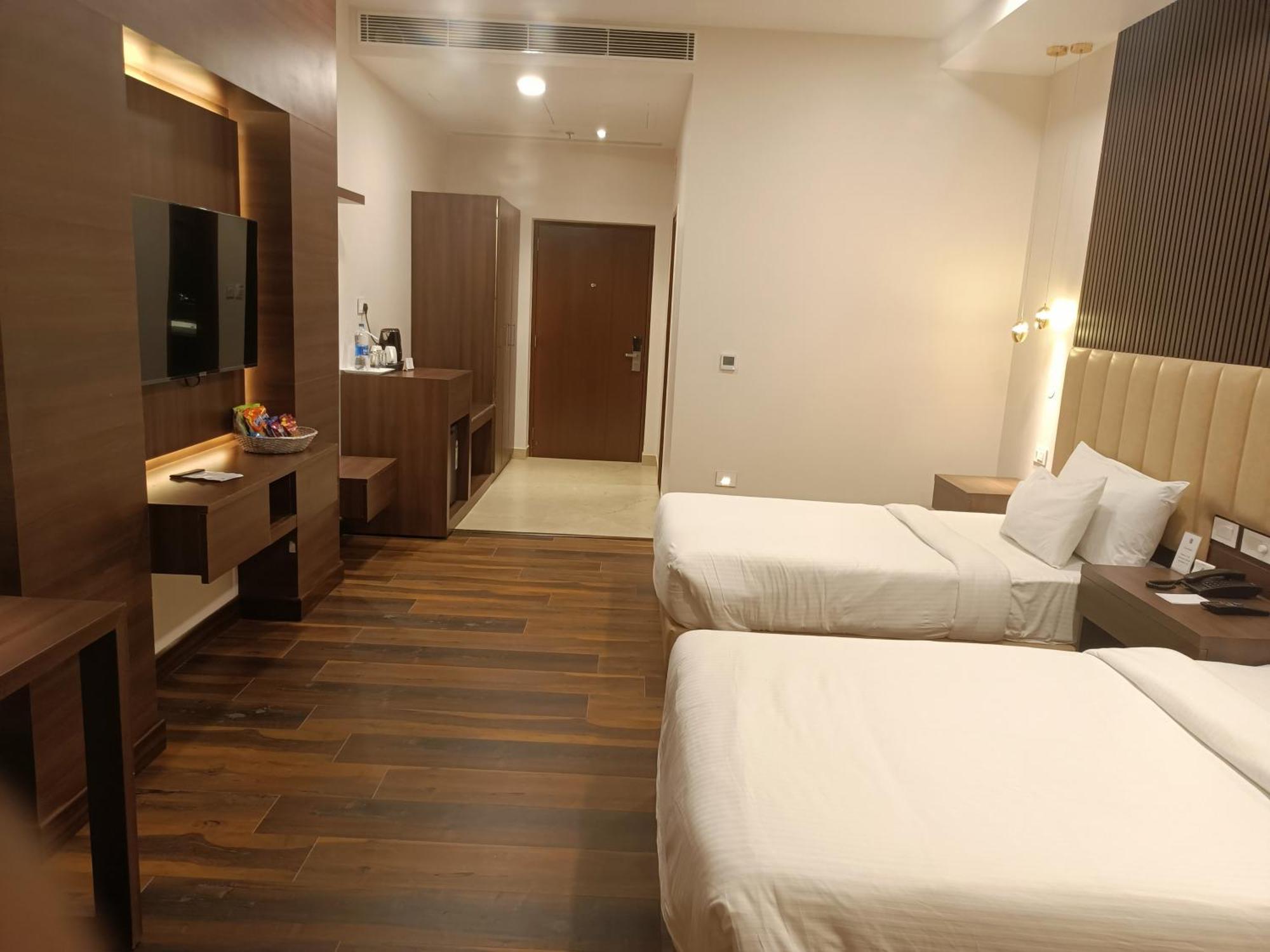 M B Greens Clarks Inn Moradabad Exterior photo