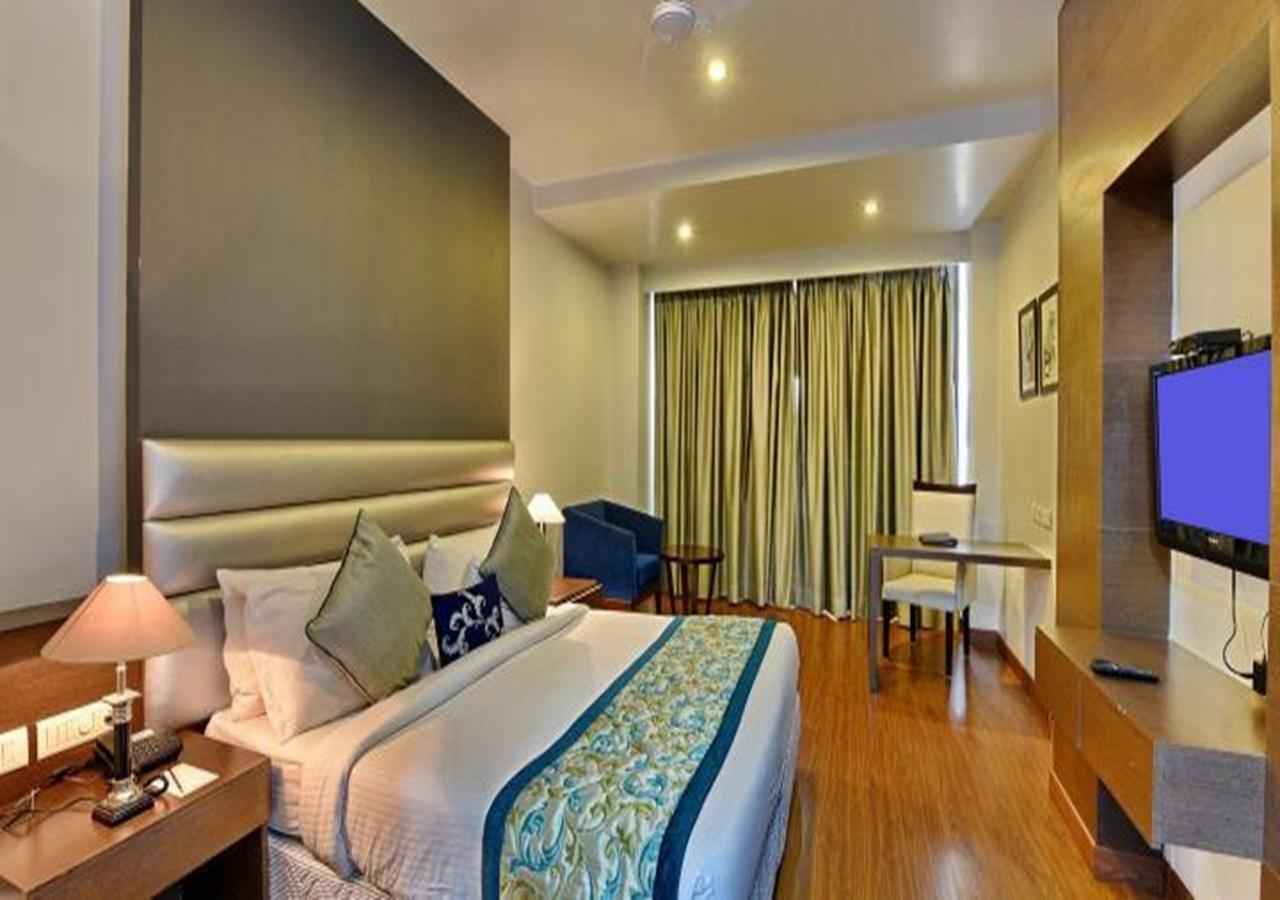 M B Greens Clarks Inn Moradabad Exterior photo