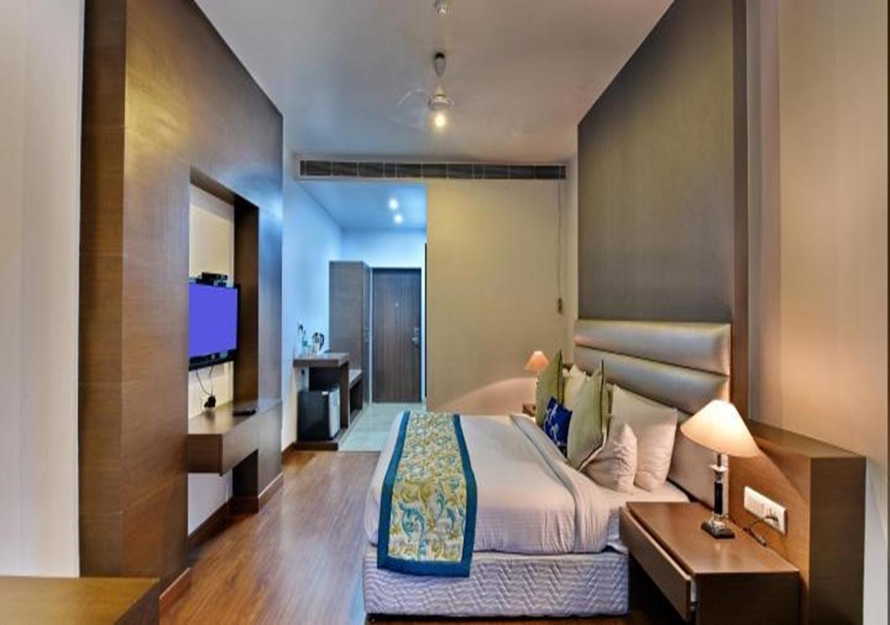 M B Greens Clarks Inn Moradabad Exterior photo