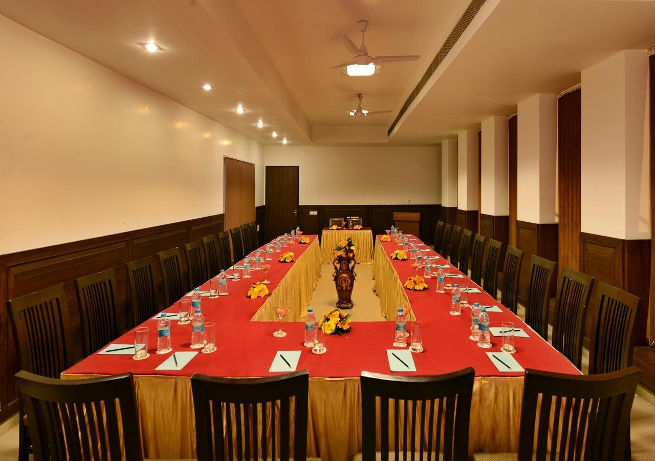 M B Greens Clarks Inn Moradabad Exterior photo