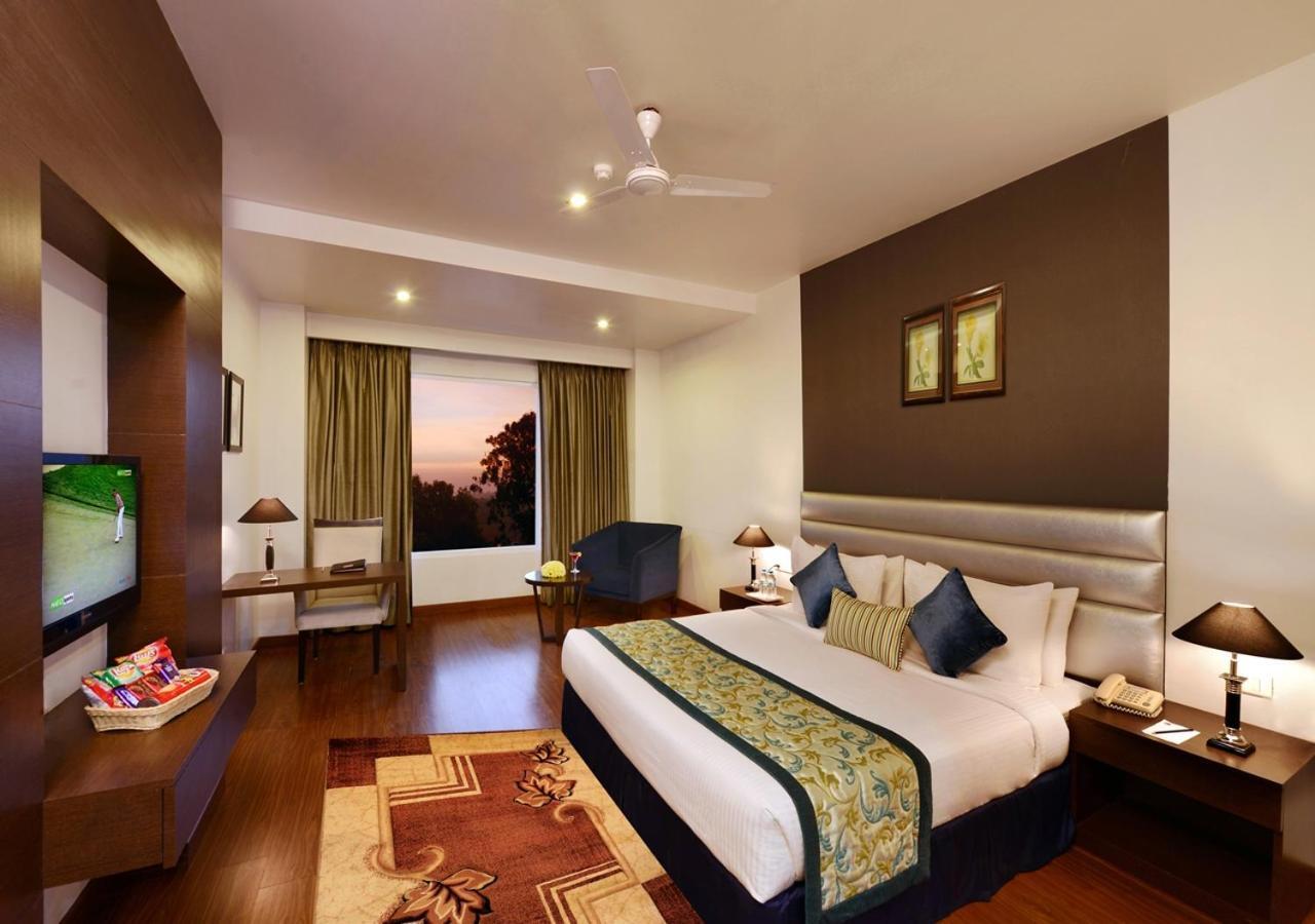 M B Greens Clarks Inn Moradabad Exterior photo