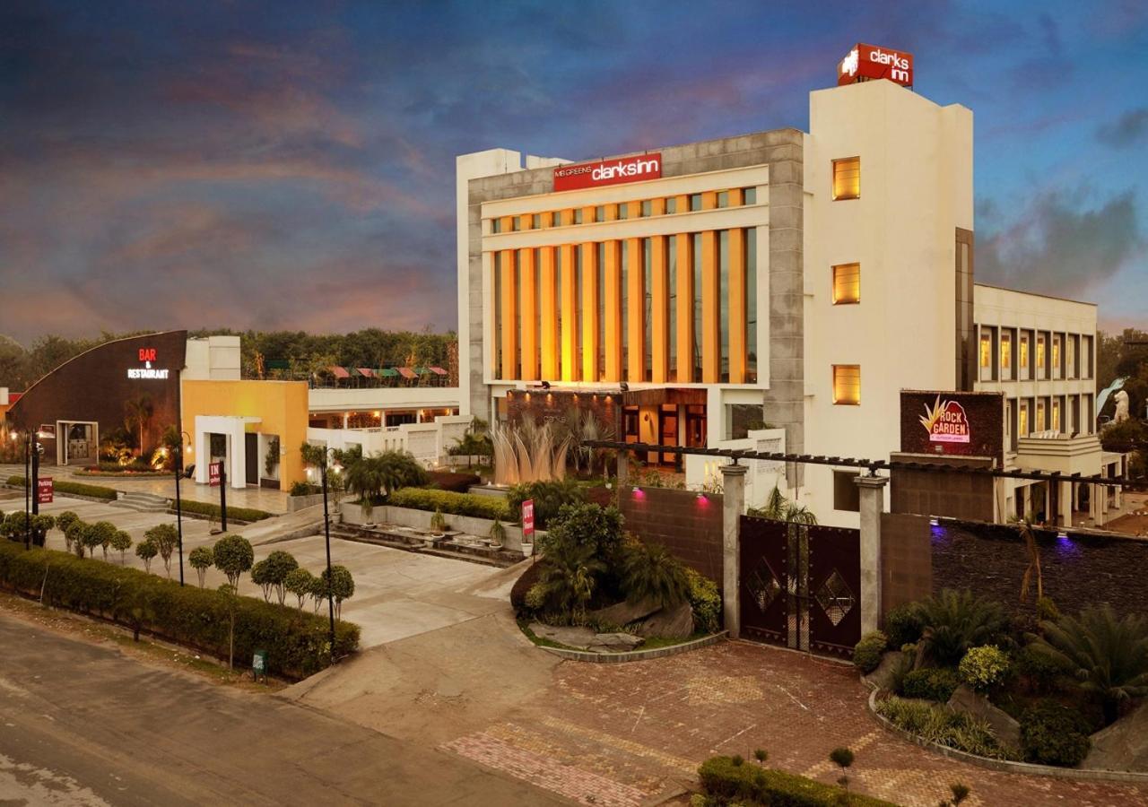 M B Greens Clarks Inn Moradabad Exterior photo