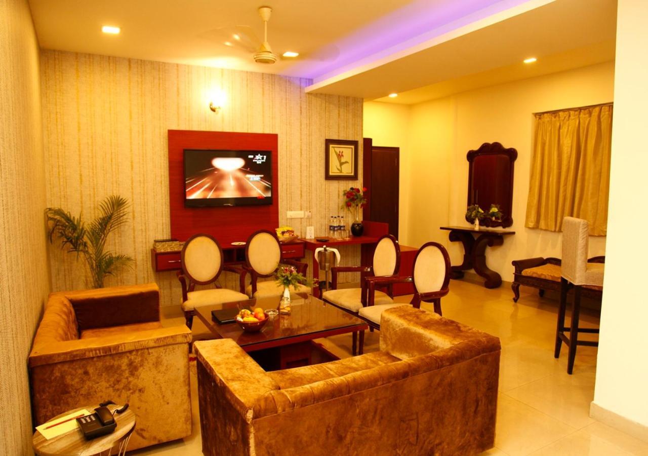 M B Greens Clarks Inn Moradabad Exterior photo