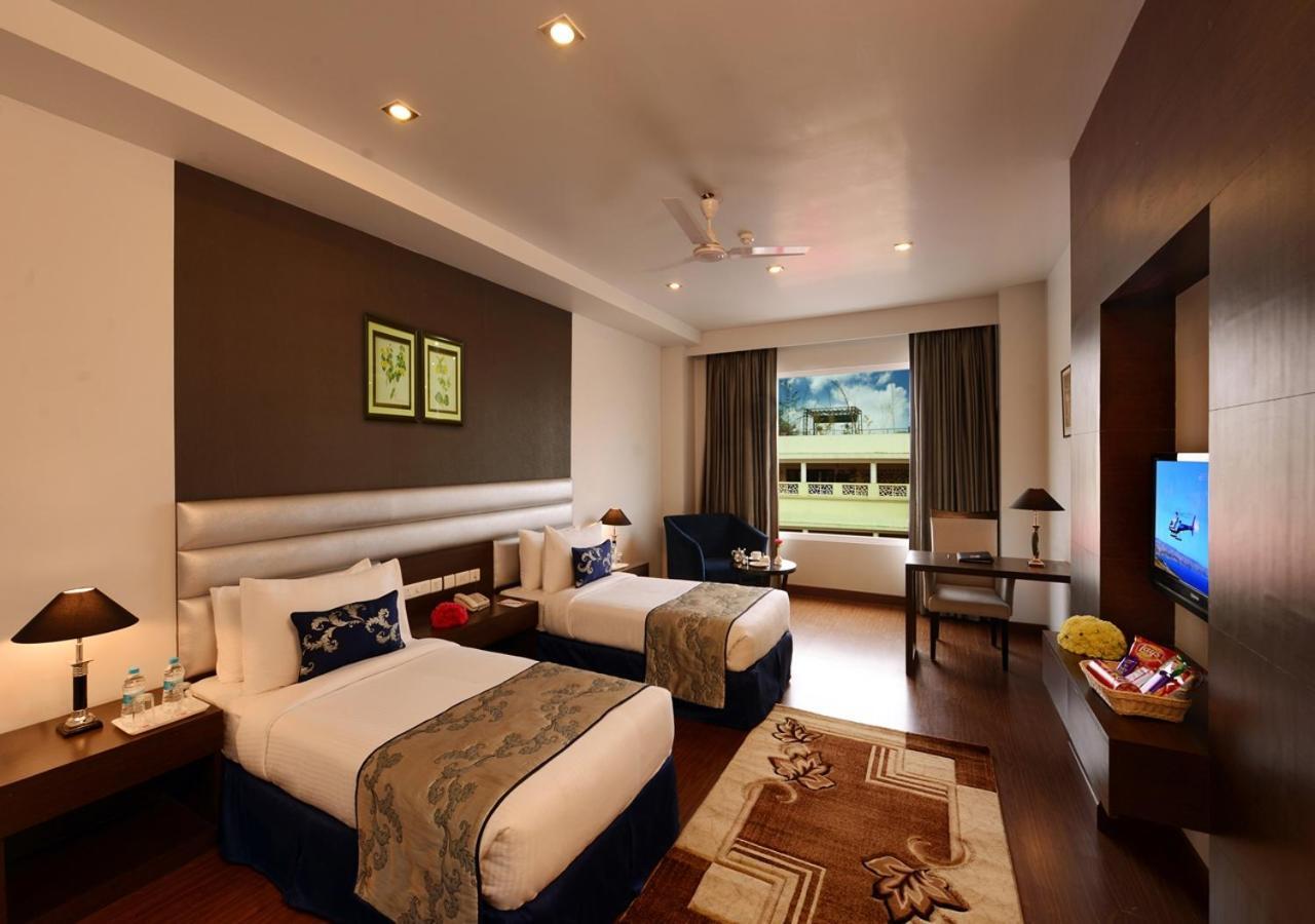 M B Greens Clarks Inn Moradabad Exterior photo